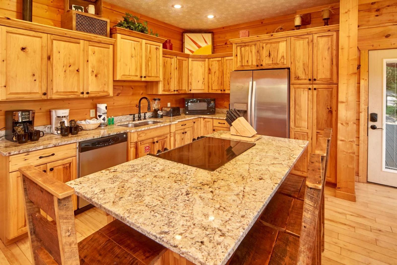 A Grand View Lodge #540 by Aunt Bug's Cabin Rentals Main image 2