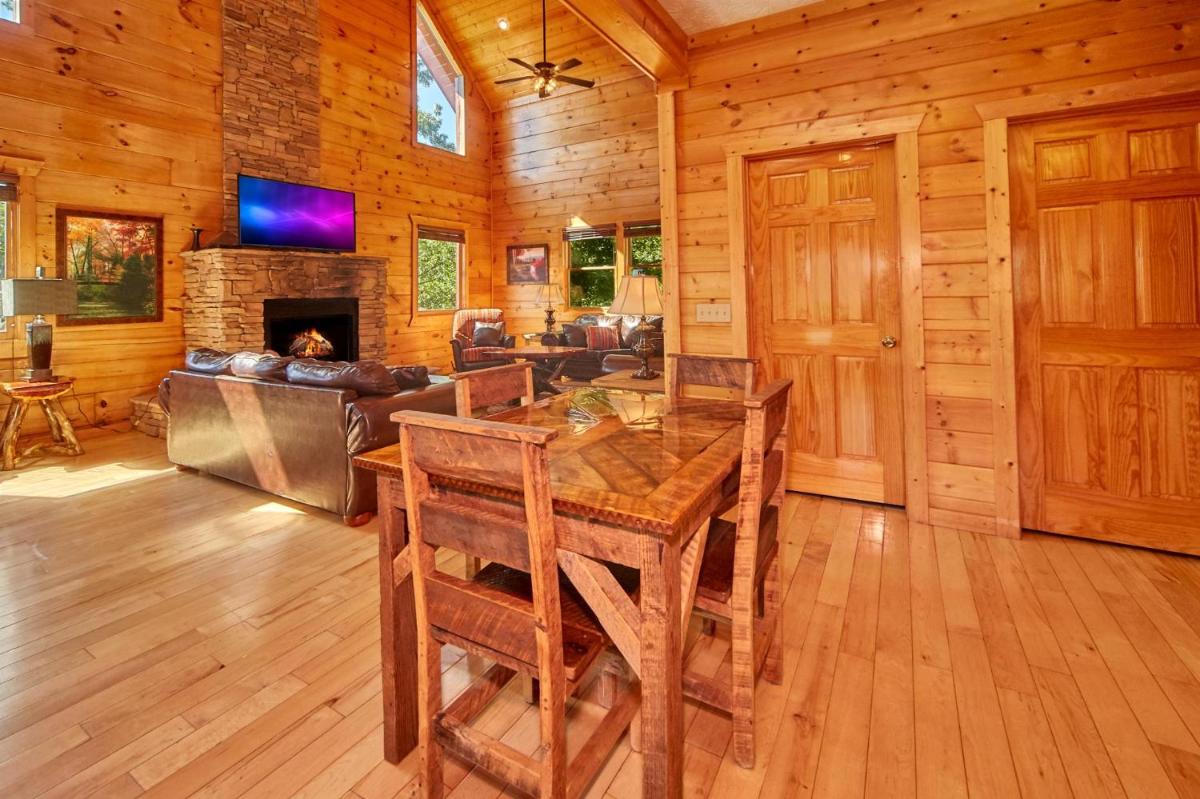 Popular attractions Area Nearby Property